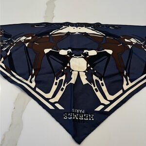 Rare HERMES 
Silk Caleche Elastique Triangle Scarf worn twice with box